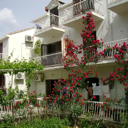 Apartman Anka 2 *